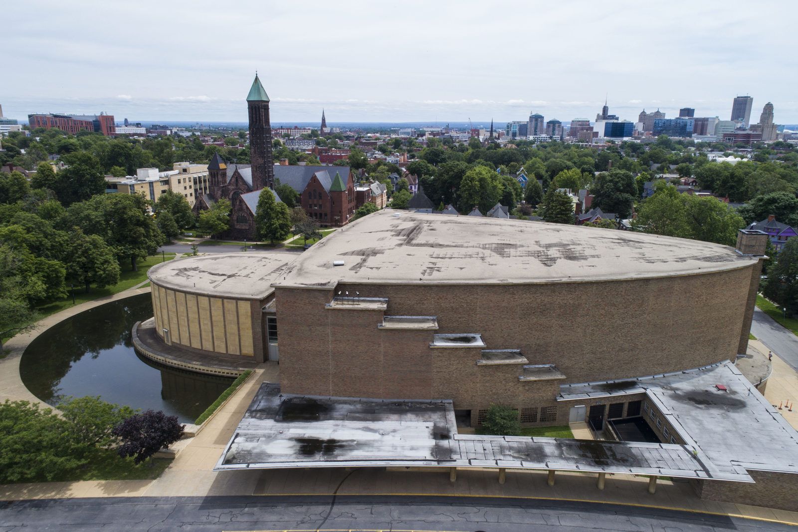 A Closer Look: In Kleinhans Music Hall, architecture that suggests music